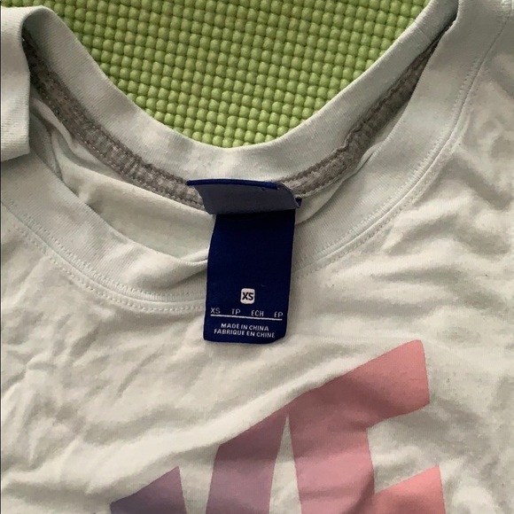 Nike Tank Top - Picture 2 of 3